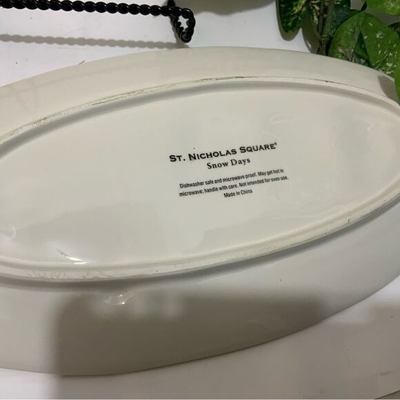 St. Nicholas Square SNOW DAYS Oval Handled Tray, 16 1/4" Snowmen Christmas A12 - Picture 3 of 6